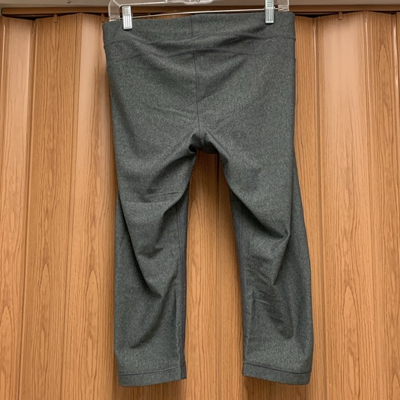 Under Armour Capris - Picture 2 of 4